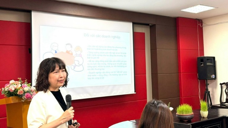Assoc. Prof. Dr. Nguyen Thi Nguyen Hong speaking at the workshop. (Photo: NGOC BICH) hong-5509.jpg