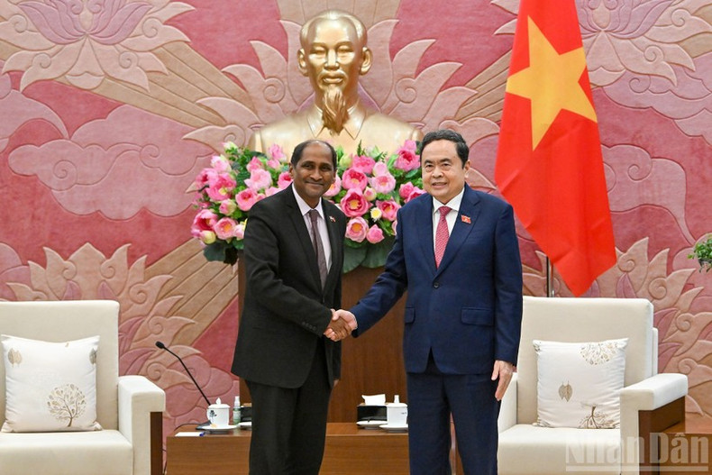 National Assembly Chairman Tran Thanh Man and Singaporean Ambassador to Viet Nam Jaya Ratnam at their meeting on October 30. (Photo: Thuy Nguyen) image-14.jpg