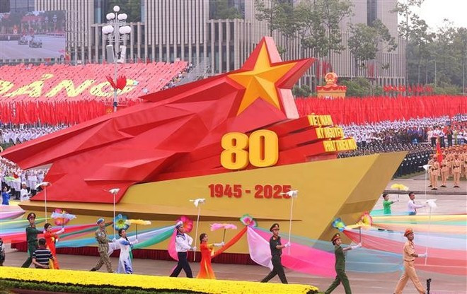 A model vehicle symbolising the 80th anniversary of August Revolution and National Day of the Socialist Republic of Viet Nam. (Photo: VNA) A model vehicle symbolising the 80th anniversary of August Revolution and National Day of the Socialist Republic of Viet Nam. (Photo: VNA)