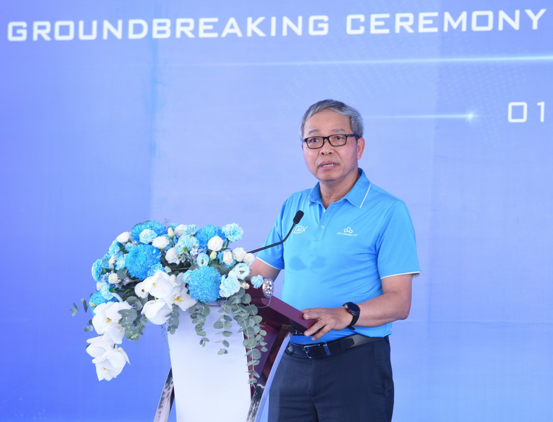 CMC Chairman Nguyen Trung Chinh delivers remarks at the event.