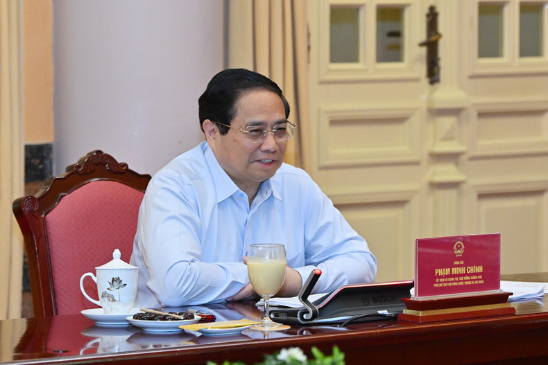 PM Pham Minh Chinh speaks at the meeting. 8.jpg
