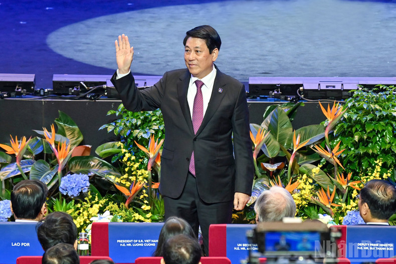 Vietnamese President Luong Cuong attends the signing ceremony. 2-9142.jpg