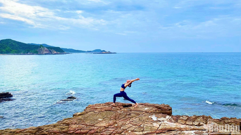A relaxing morning yoga sessions on C76 Beach. img-1591-3259-7970.jpg