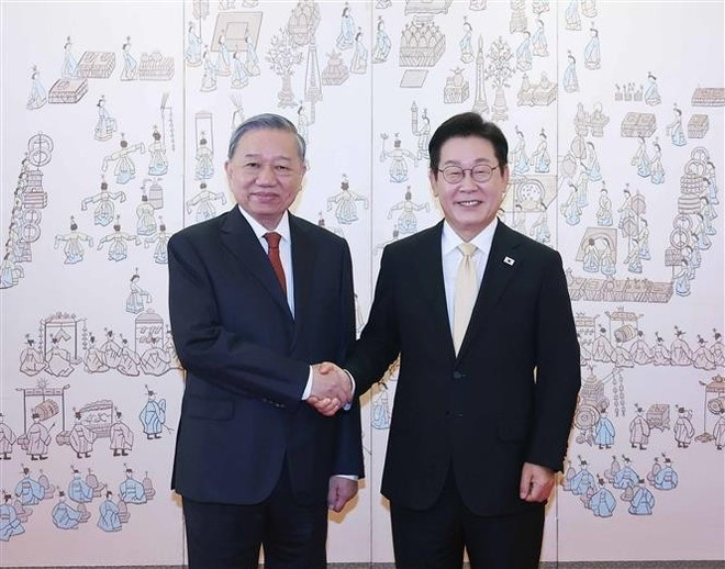 Party General Secretary To Lam (L) and Korean President Lee Jae Myung (Photo: VNA) Party General Secretary To Lam (L) and Korean President Lee Jae Myung (Photo: VNA)