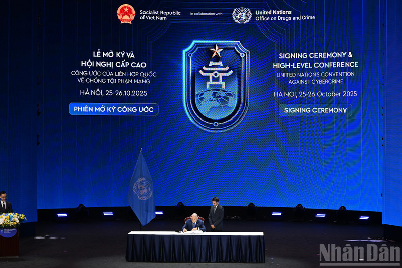 The Azerbaijani representative signs the United Nations Convention Against Cybercrime. azerbaijan.jpg