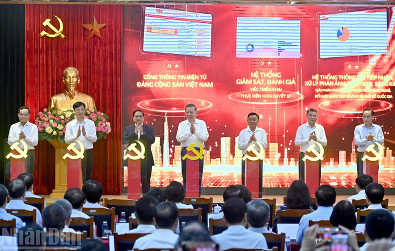 General Secretary To Lam, Prime Minister Pham Minh Chinh and other Party and State leaders at the launch ceremony. a4-bnd-1186.jpg