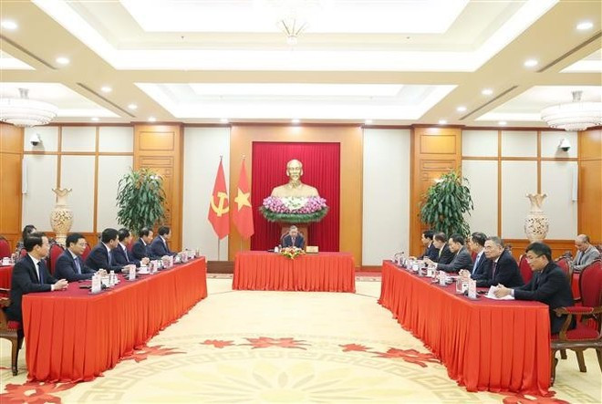 Party General Secretary To Lam and Vietnamese officials in the phone talks with US President Donald Trump on July 2 evening (Ha Noi time) (Photo: VNA) Party General Secretary To Lam and Vietnamese officials in the phone talks with US President Donald Trump on July 2 evening (Ha Noi time) (Photo: VNA)