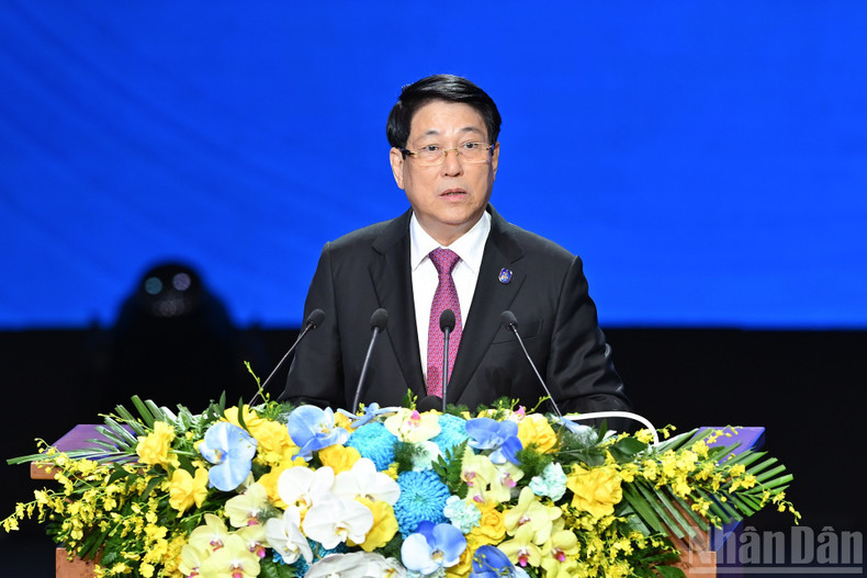 Vietnamese President Luong Cuong speaks at the signing ceremony. 6-2251.jpg