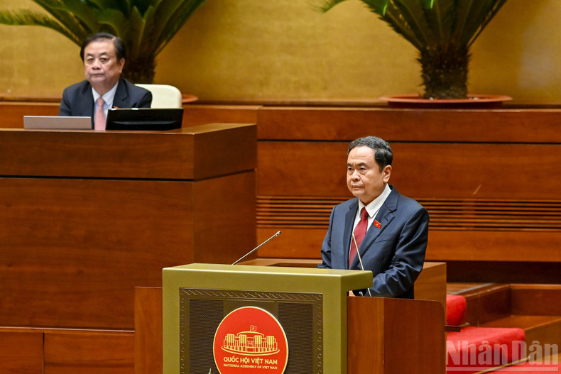 National Assembly Chairman Tran Thanh Man presents the draft report on the work of the 15th National Assembly for the 2021-2026 tenure. 15.jpg