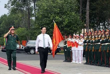 President Vo Van Thuong visits the Military Zone 9. (Photo: VNA)