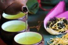 Lotus tea is a drink that represents the sophistication of Hanoi's culinary culture.
