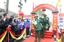 Young people in Hanoi depart for military service. (Photo: NDO)