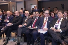 Prime Minister Pham Minh Chinh (the third from the right, first row) attends the 10th ASEAN-EU summit. (Photo: VNA) 