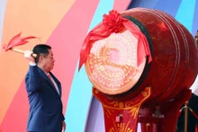 Secretary of Party Central Committee (PCC) and Head of the PCC’s Commission for Communications and Education Nguyen Trong Nghia beats the drum to open the 2023 National Press Festival.
