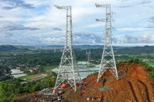 The Circuit-3 500kV transmission line project is nearing completion.