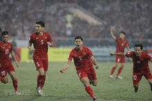 Vietnam keep AFF Cup title hope with late goal against Thailand in the final. (Photo: VNA)