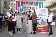 Passengers on a flight from Ahmedabad to Vietnam. (Photo: vietjetair.com)