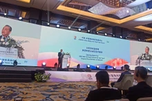Deputy Prime Minister of Malaysia YAB Dato Sri Haji Fadillah bin Haji Yusof delivers an opening speech at the forum. (Photo: HONG HANH) 