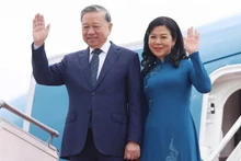 Party General Secretary To Lam and his spouse. (Photo: Thong Nhat/VNA)
