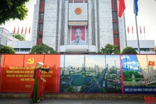 Hanoi streets are decorated brilliantly with national flags and banners on National Day. (Photo: NDO)