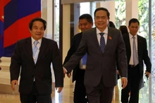 Standing Vice Chairman of the Vietnamese National Assembly Tran Thanh Man (R) and First Vice President of the Cambodian NA Cheam Yeap. (Photo: VNA)