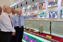 The delegates at the exhibition (Photo: NDO)