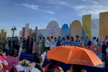 At the opening ceremony of the tourism week. (Photo: NDO)