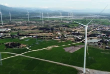 A wind power project in Phuoc Huu Commune, Ninh Phuoc District, Ninh Thuan Province. (Photo by HUY HUNG)