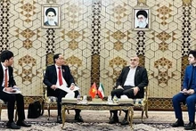At the talks between Vice Chairman of the Vietnamese NA Senior Lieutenant General Tran Quang Phuong and Iran's First Deputy Parliament Speaker Ali Nikzad. (Photo: quochoi.vn)