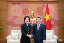 National Assembly (NA) Vice Chairman Nguyen Duc Hai (R) and RoK Ambassador to Vietnam Oh Young-ju (Photo: VNA) 