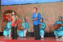 An art performance at the opening ceremony for the festival. (Photo: NDO)
