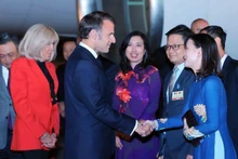 President of France Emmanuel Macron and his spouse arrived in Ha Noi on the evening of May 25, beginning a state visit to Viet Nam until May 27 at the invitation of his Vietnamese counterpart Luong Cuong.
