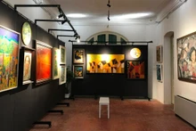Paintings on display at the exhibition (Photo: hanoimoi.com)