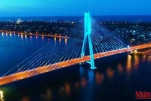 Night on Nhat Le River.