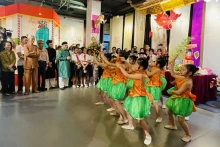 The atmosphere of the Mid-Autumn Festival to come early in Hanoi's Old Quarter.
