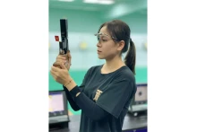 Vietnam's top female shooter Trinh Thu Vinh at a training session. 