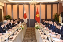 Prime Minister Pham Minh Chinh receives visiting delegation of Japanese economic organisations. (Photo: NDO)