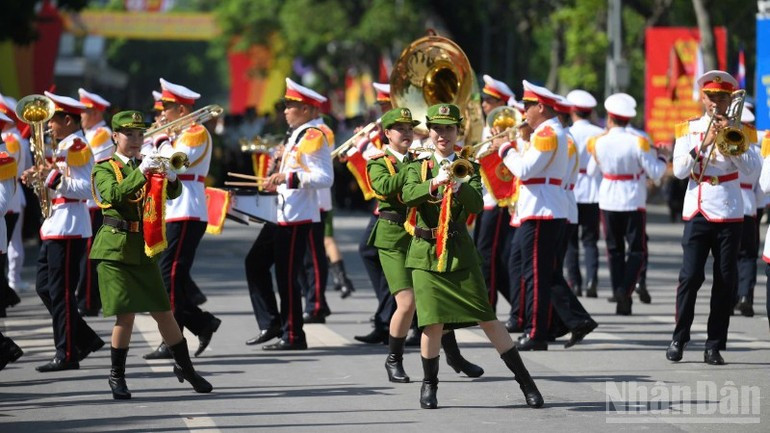 poilic-music-festival-09825-2.jpg