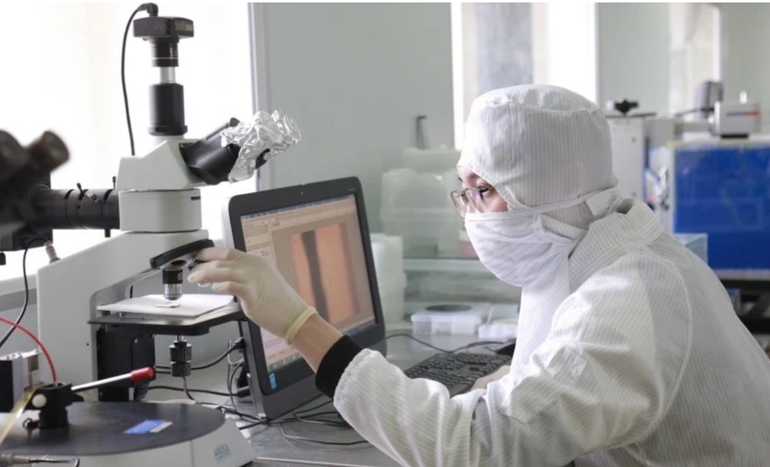 Scientific research at a university dh-2098-8492.png