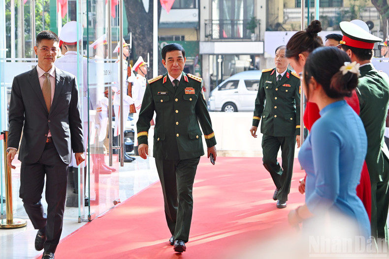 Minister of National Defence Phan Van Giang at the event.