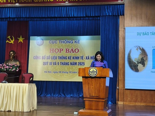 Director of the National Statistics Office of Vietnam Nguyen Thi Huong speaks at the press conference in Hanoi on October 6. (Photo: VNA) Director of the National Statistics Office of Vietnam Nguyen Thi Huong speaks at the press conference in Hanoi on October 6. (Photo: VNA)