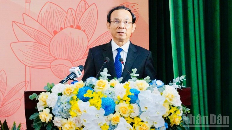 Nguyen Van Nen, Politburo Member and Secretary of the City Party Committee delivered directives to the Congress. (Photo: nhandan.vn) daihoidang-24825-3.jpg