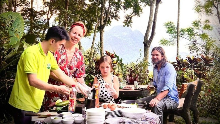 International visitors are deeply impressed by Pu Luong’s scenery and people. puluong-29625-3.jpg