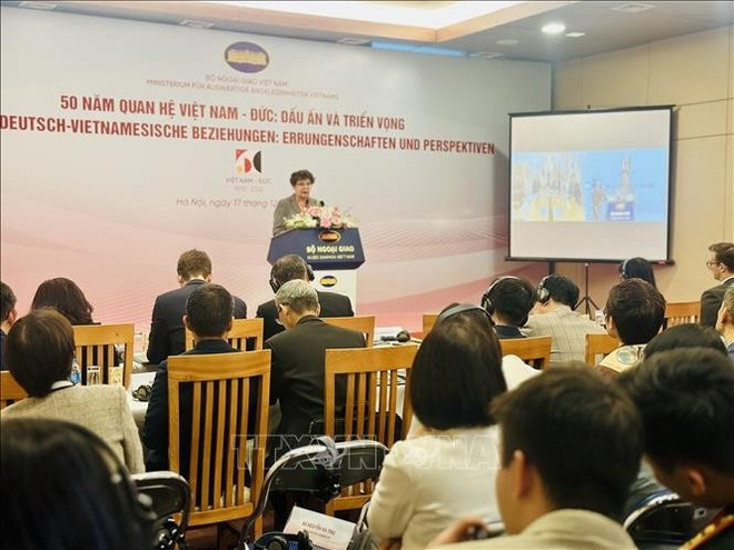 German Ambassador to Viet Nam Helga Margarete Barth speak at the seminar marking 50th anniversary of Viet Nam-Germany diplomatic relations held in Hanoi on December 17. (Photo: VNA)
