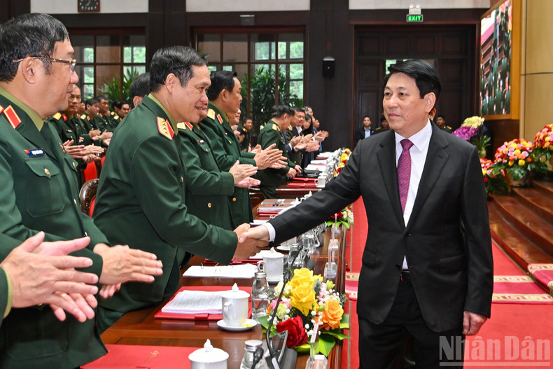 President Luong Cuong with delegates at the 2025 National Political-Military Conference.