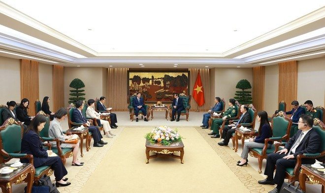 At the meeting between Prime Minister Pham Minh Chinh and Park Chang-dal, Special Envoy of the RoK President (Photo: VNA) At the meeting between Prime Minister Pham Minh Chinh and Park Chang-dal, Special Envoy of the RoK President (Photo: VNA)