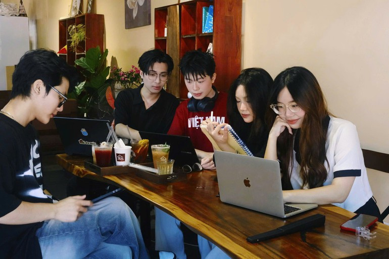 The organising team behind the “Neo Cheo” project consists of young members of Gen Z. neotreo-131025-1.jpg