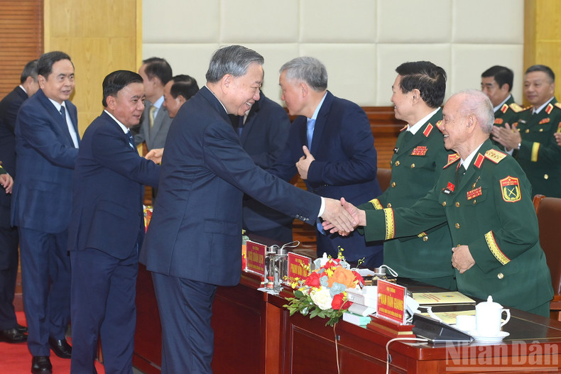 Party General Secretary To Lam, Secretary of the Central Military Commission, and other delegates attended the ceremony. Party General Secretary To Lam, Secretary of the Central Military Commission, and other delegates attended the ceremony.