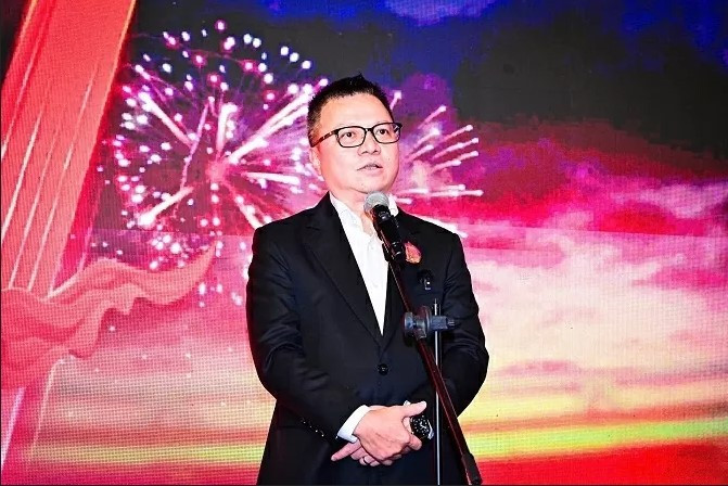 Le Quoc Minh, Member of the Party Central Committee and Editor-in-Chief of Nhan Dan Newspaper, delivers a speech at the recent launch of the film ‘To quoc trong tim: The concert film’ in Ha Noi. (Photo: VNA) toquoctrongtim-281025-2.jpg