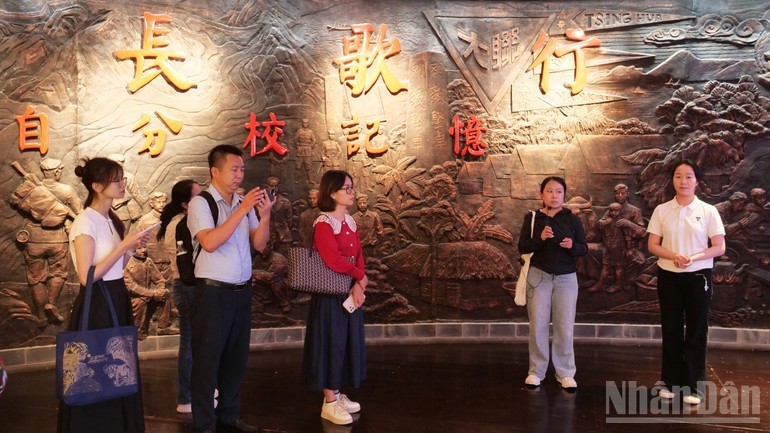 Vietnamese tourists visit the Mengzi campus of the Southwest Associated University – another key site in the red tourism route. theochanbacho-057-6.jpg